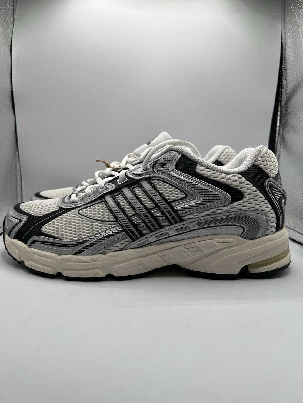 Adidas Response CL “White Silver Black” size 9 men’s
